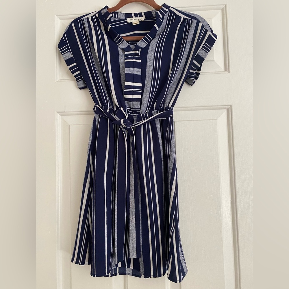 Brand Monteau, Size Small.